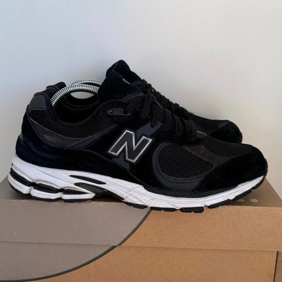 New Balance 2002 R Black/White Men Sneakers- SZ 9.5 D main image 10